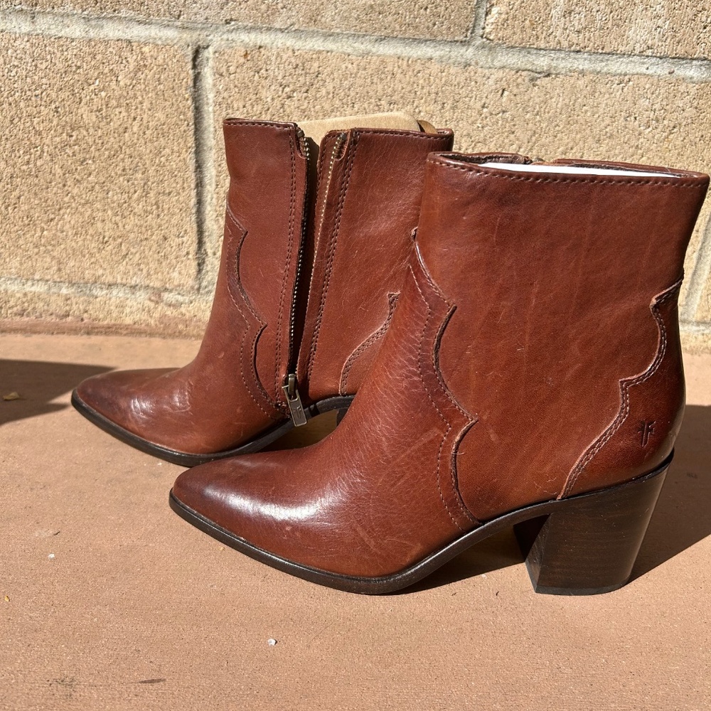 FRYE  Western Ankle boots size 7.5